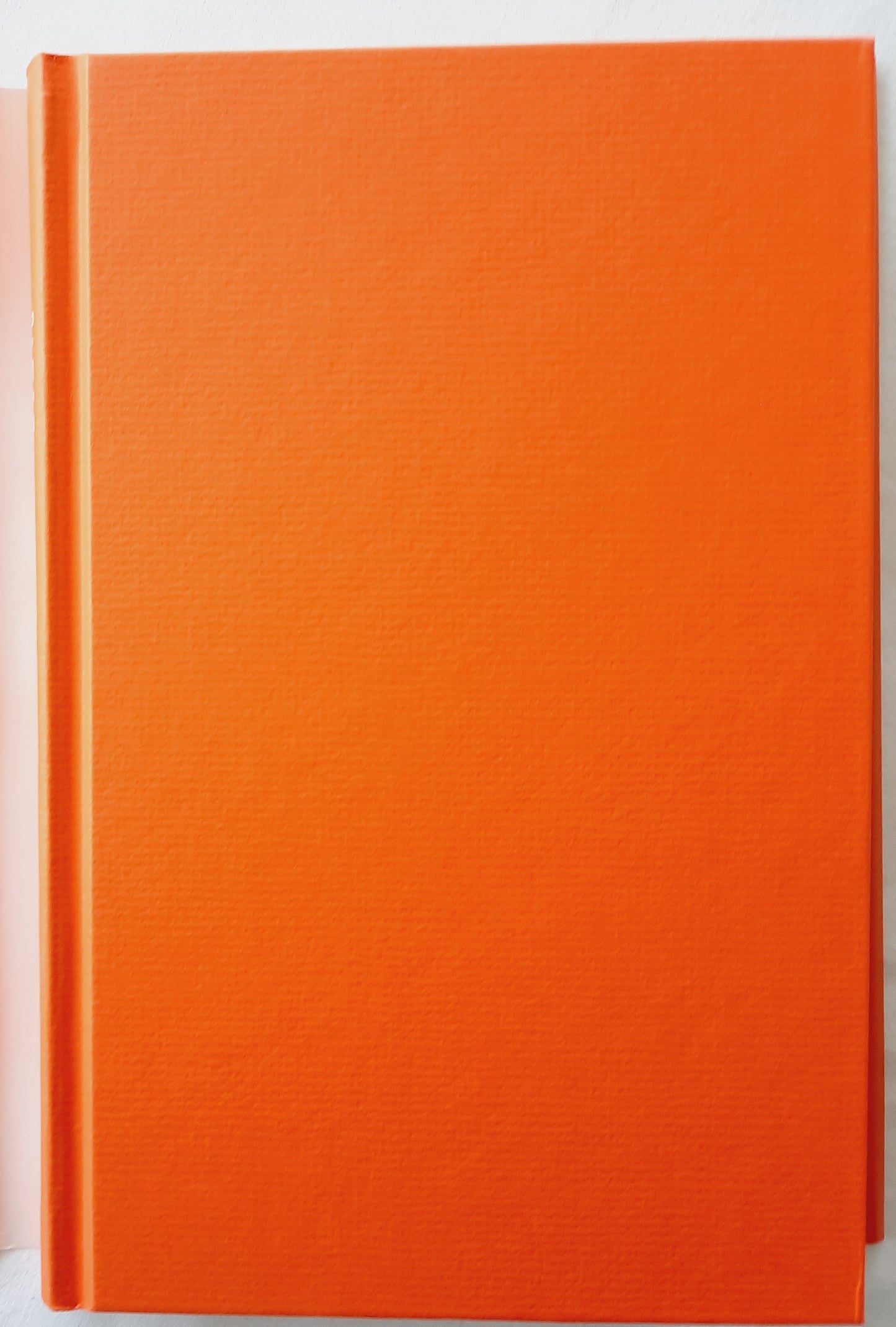 How to Lead in a World of Distraction: Maximizing Your Influence by Turning Down the Noise by Clay Scroggins (New, 2019, HC, 214 pages, Zondervan)