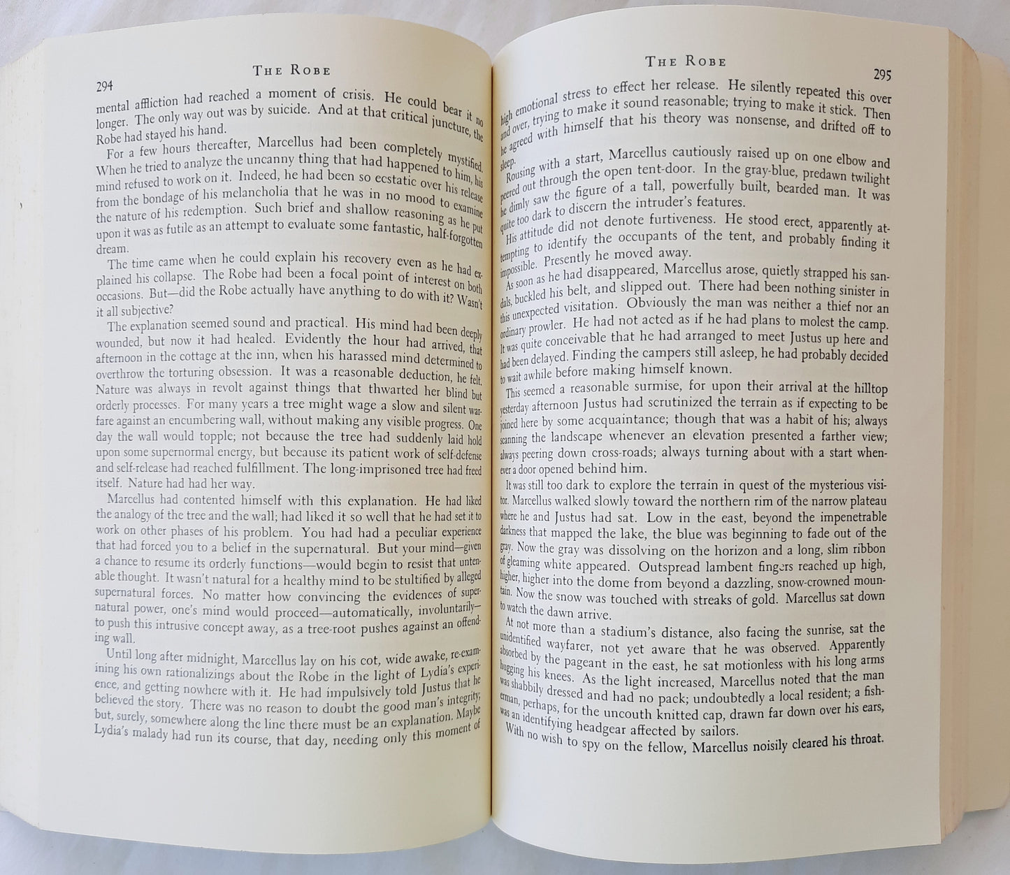 The Robe by Lloyd C. Douglas (Very good, 1986, Pbk, 508 pages, Houghton Mifflin Co.)