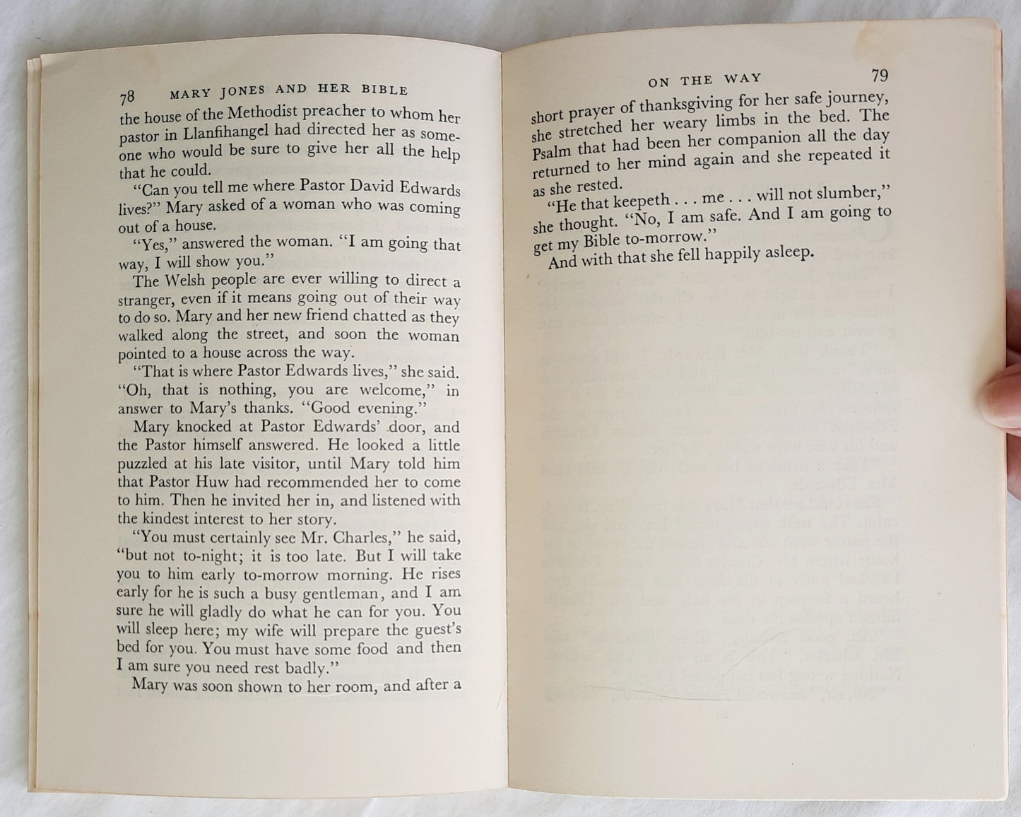 Mary Jones and Her Bible by Chris Wright; Mary Carter (Good, 1968, Pbk, 102 pages, Bible Truth Pub.)