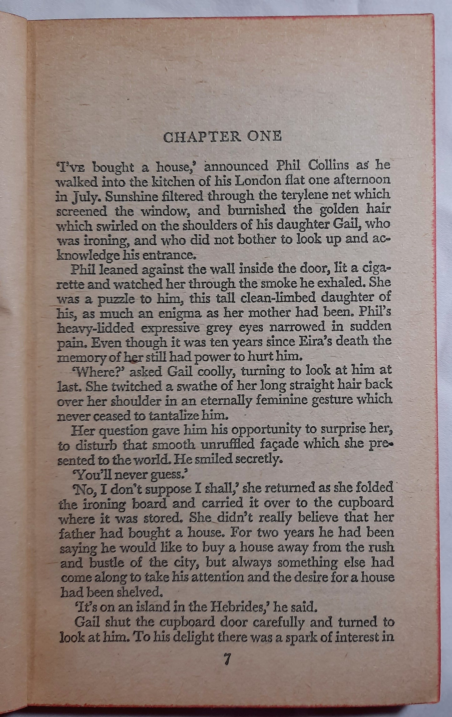 Love Is Fire by Flora Kidd (Good, 1972, Pbk, 189 pages, Harlequin Romance)