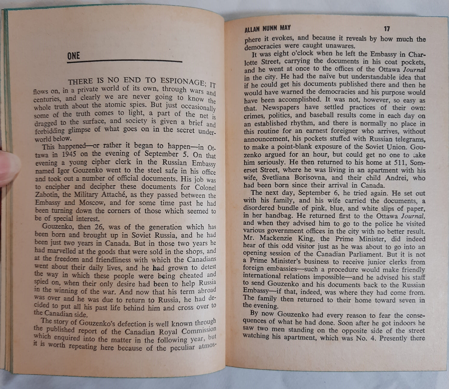 The Traitors by Alan Moorehead (Very good, 1965, Pbk, 223 pages, Dell Books)