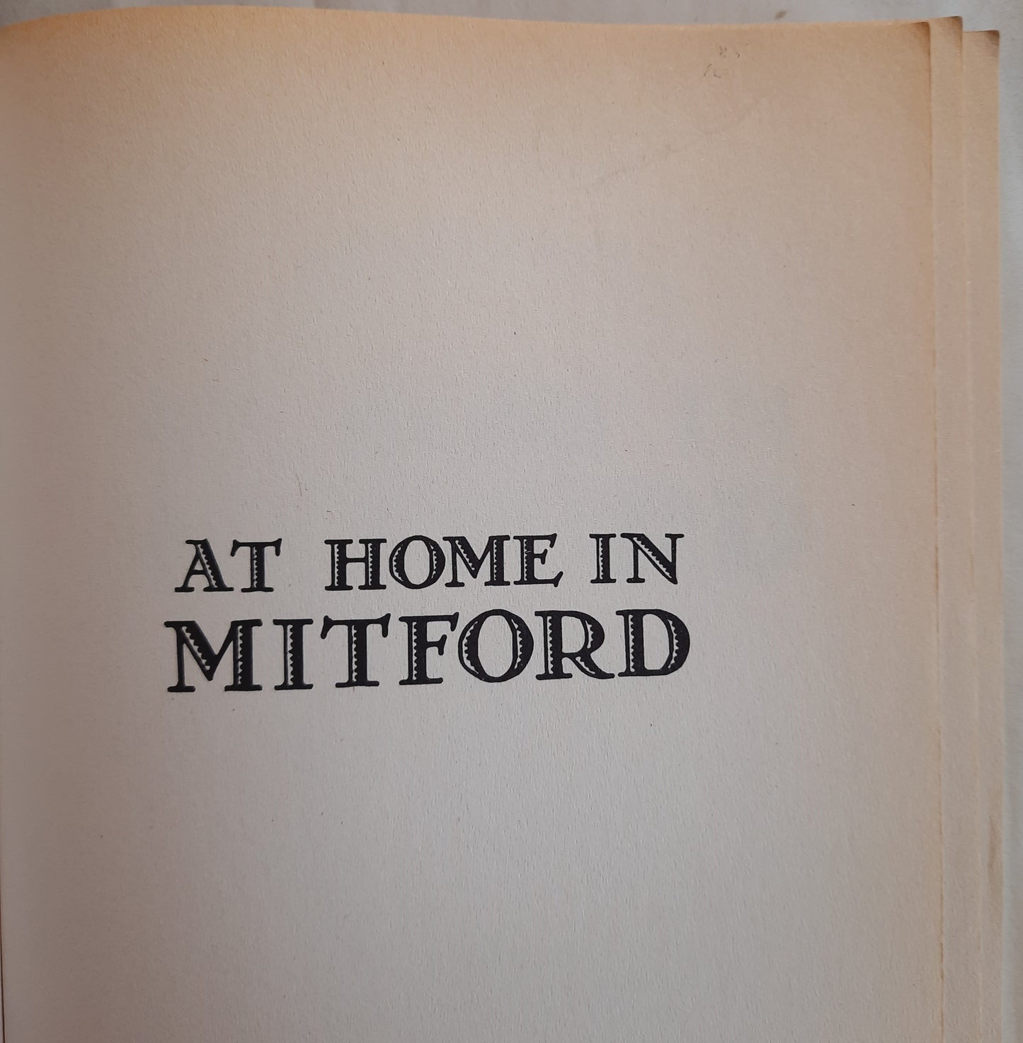 At Home in Mitford #1 by Jan Karon (Mitford Years, Very Good, 1994, Pbk, 446 pages, Lion Publishing)