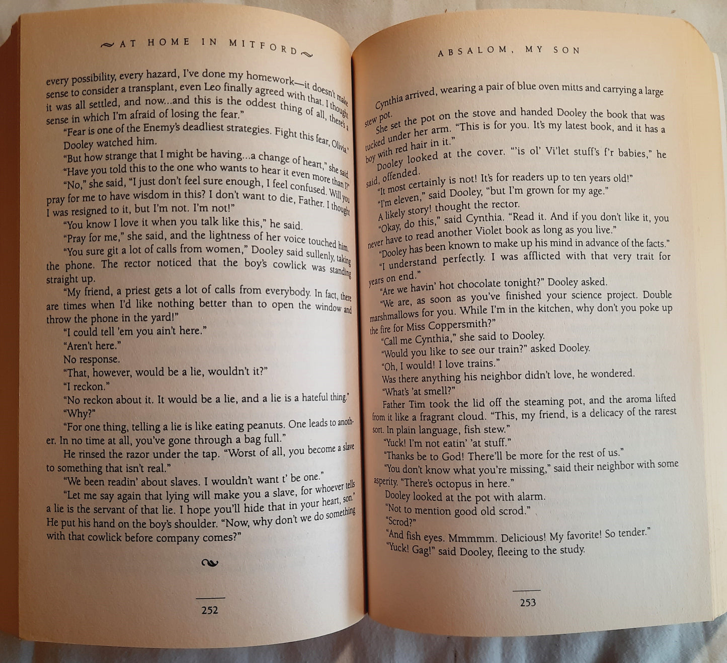 At Home in Mitford #1 by Jan Karon (Mitford Years, Very Good, 1994, Pbk, 446 pages, Lion Publishing)