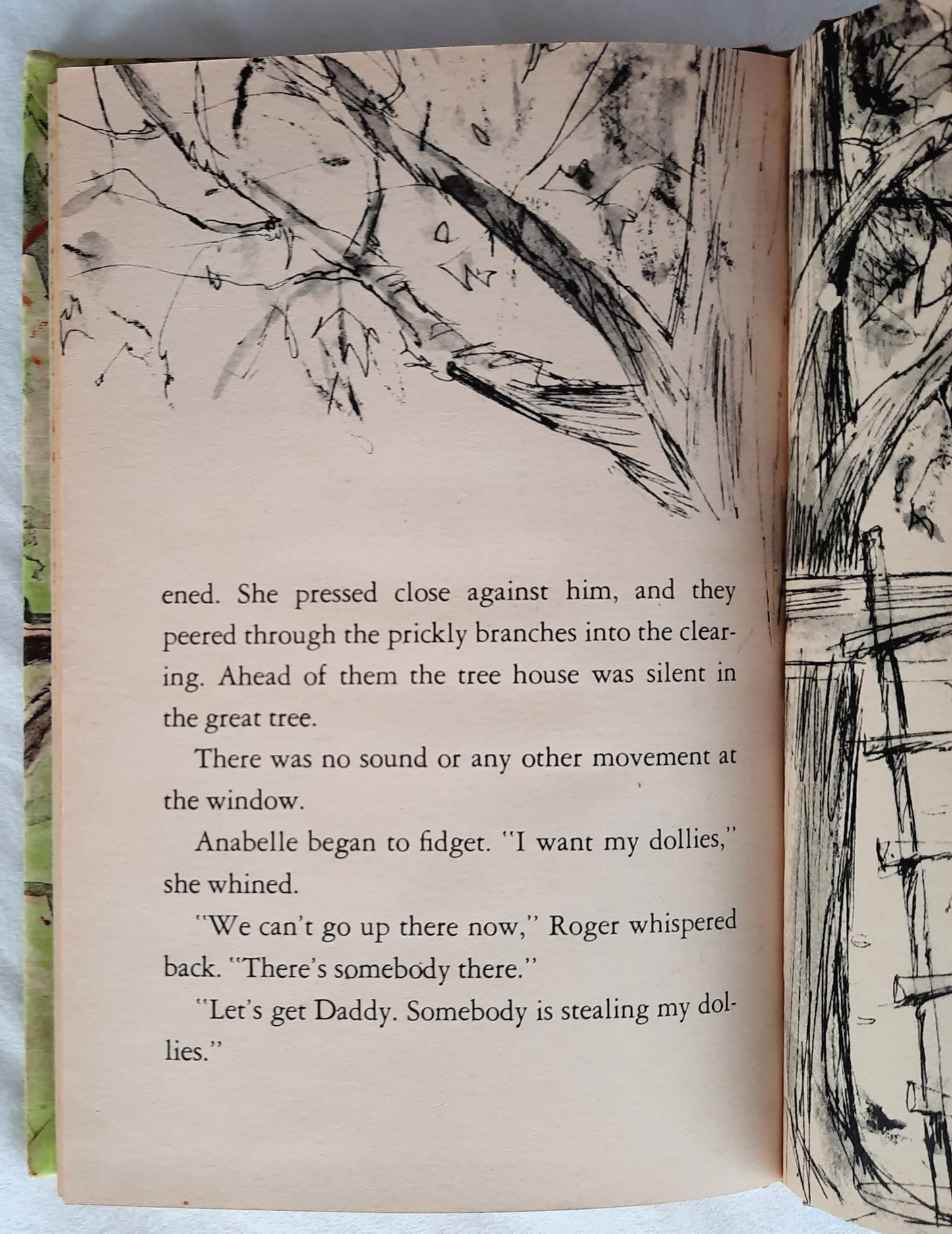 The Tree House Mystery by Carol Beach York; Reisie Lonette (Very good, 1973, HC, 90 pages, Weekly Reader Books)