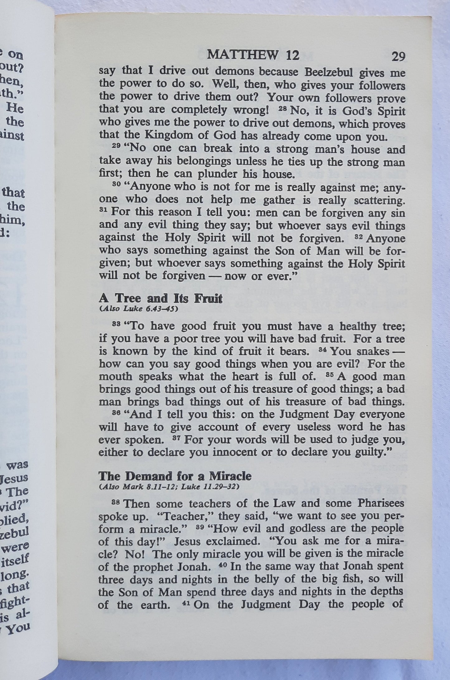 Good News for Modern Man New Testament (Good, 1966, Pbk, 599 pages, American Bible Society)