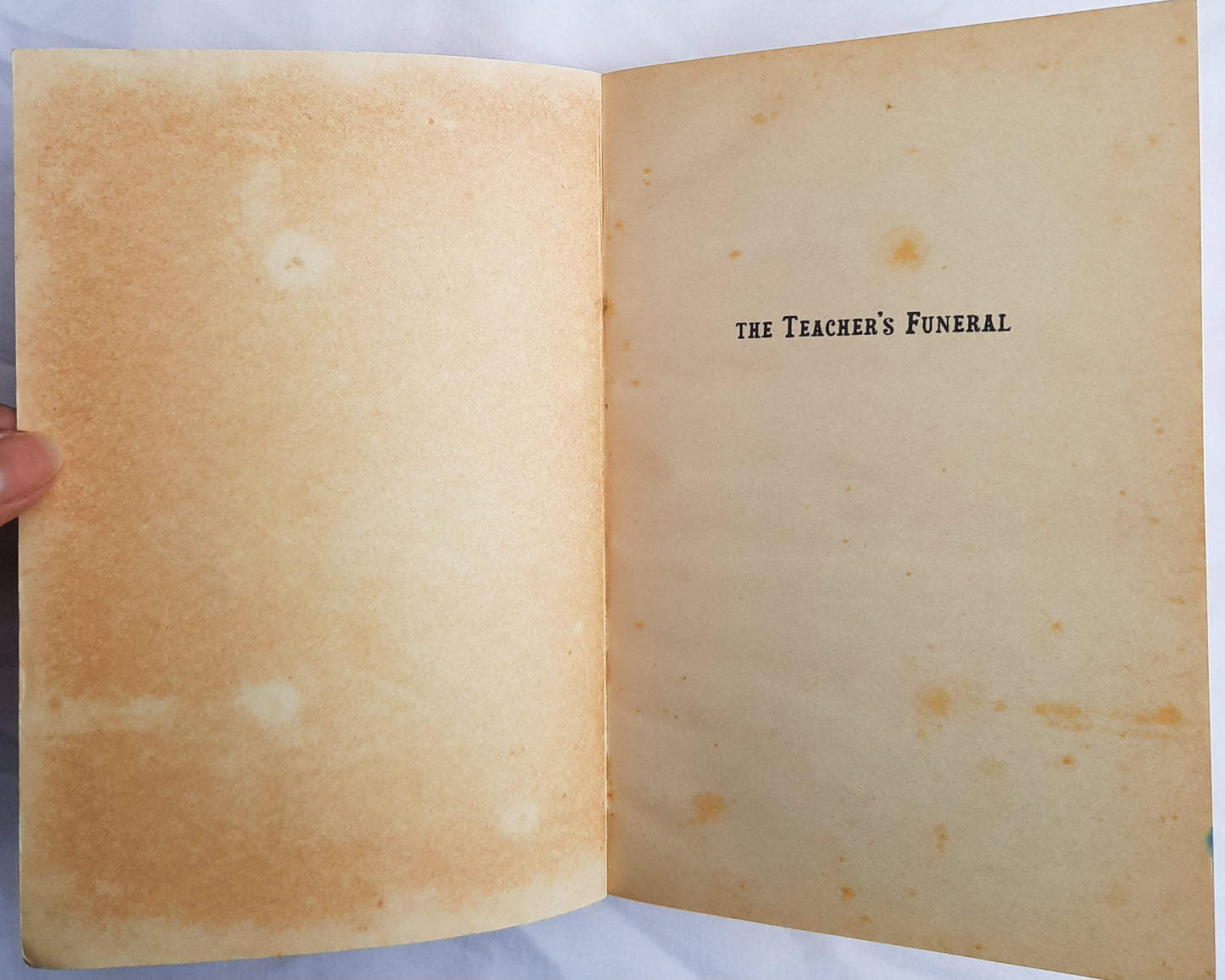 The Teacher's Funeral: a Comedy in Three Parts by Richard Peck (Good, 2006, Pbk, 190 pages, Scholastic)y)