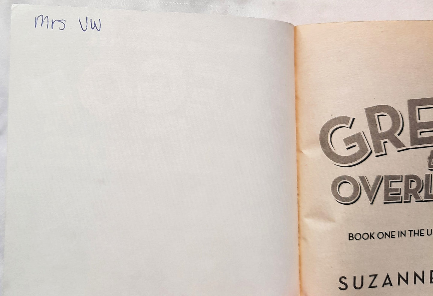 Gregor the Overlander #1 by Suzanne Collins (Very good, 2004, Pbk, 331 pages, Scholastic)