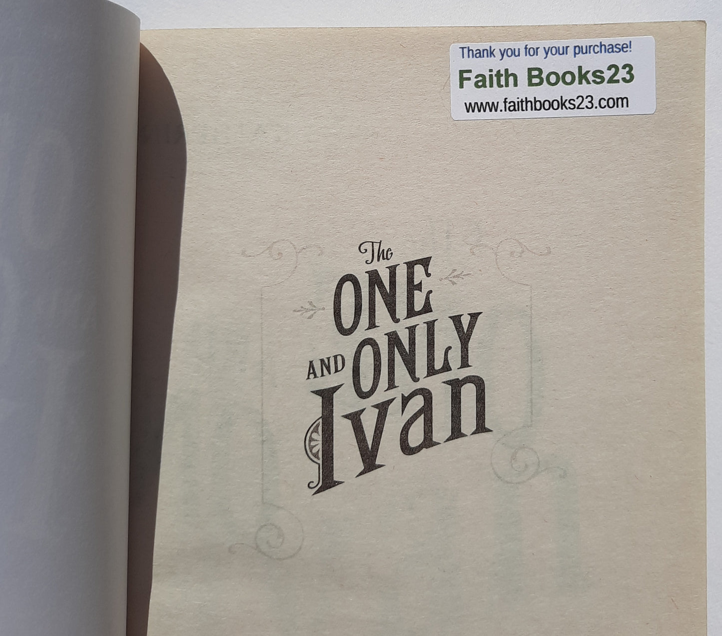 The One and Only Ivan by Katherine Applegate (Very good, 2015, Pbk, 325 pages, Scholastic)
