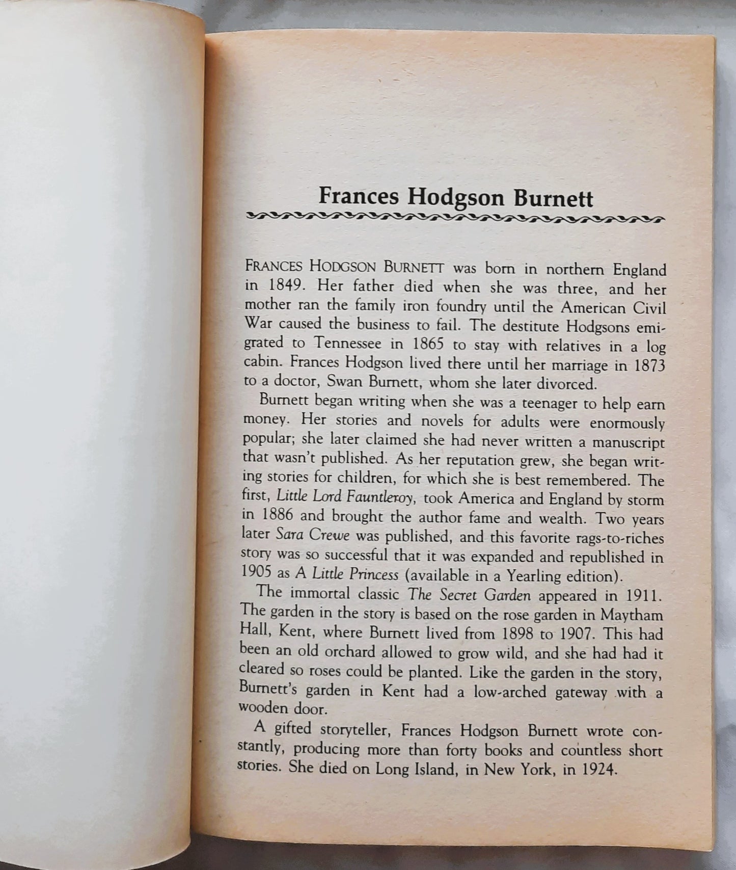 The Secret Garden by Frances Hodgson Burnett (Very good, 1990, Pbk, 287 pages, Dell Publishing)