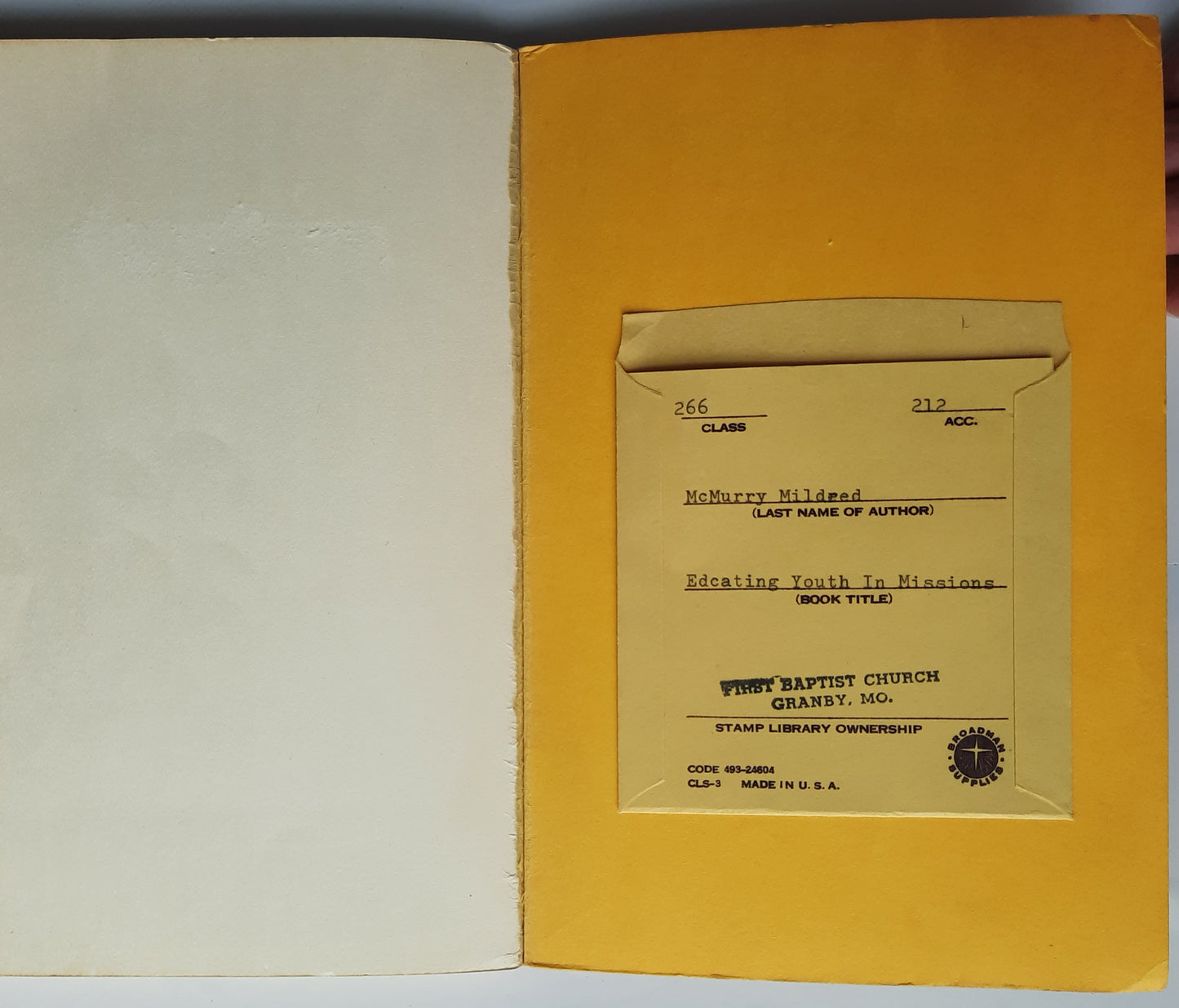 Educating Youth in Missions by Mildred McMurry (Acceptable, 1960, Pbk, 141 pages, Convention Press)