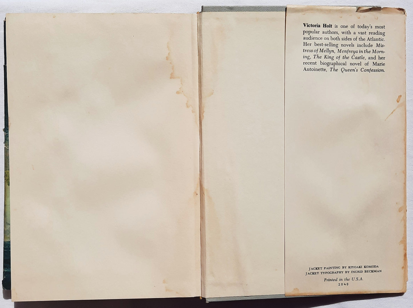 The Shivering Sands by Victoria Holt (Acceptable, 1969, HC, 312 pages, Doubleday & Co.)