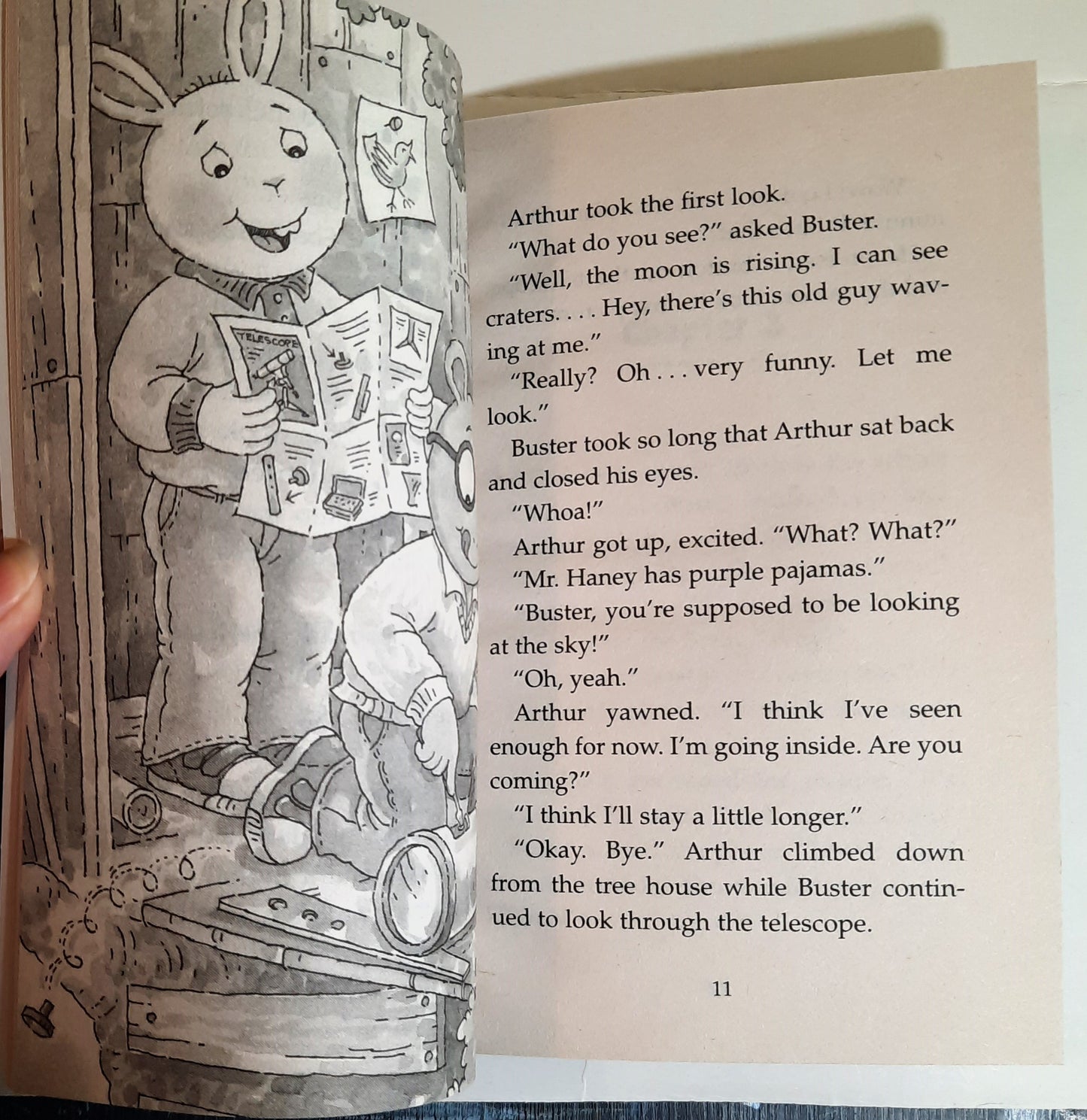 Arthur and the Comet Crisis by Marc Brown (New, 2002, PBk, 64 pages, Scholastic)