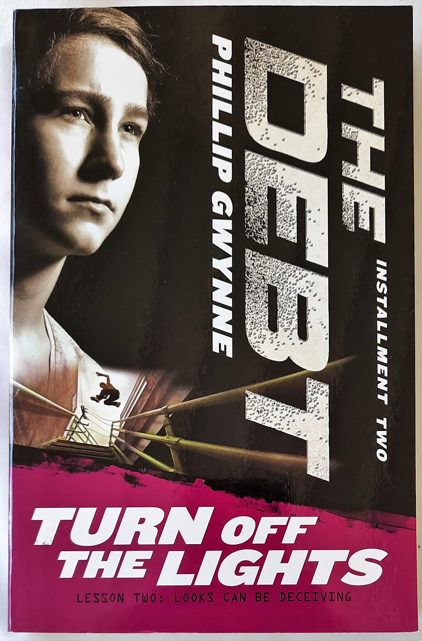 Turn Off the Lights #2 by Phillip Gwynne (The Debt, Very Good, 2014, Pbk, 265 Page, Kane Miller)