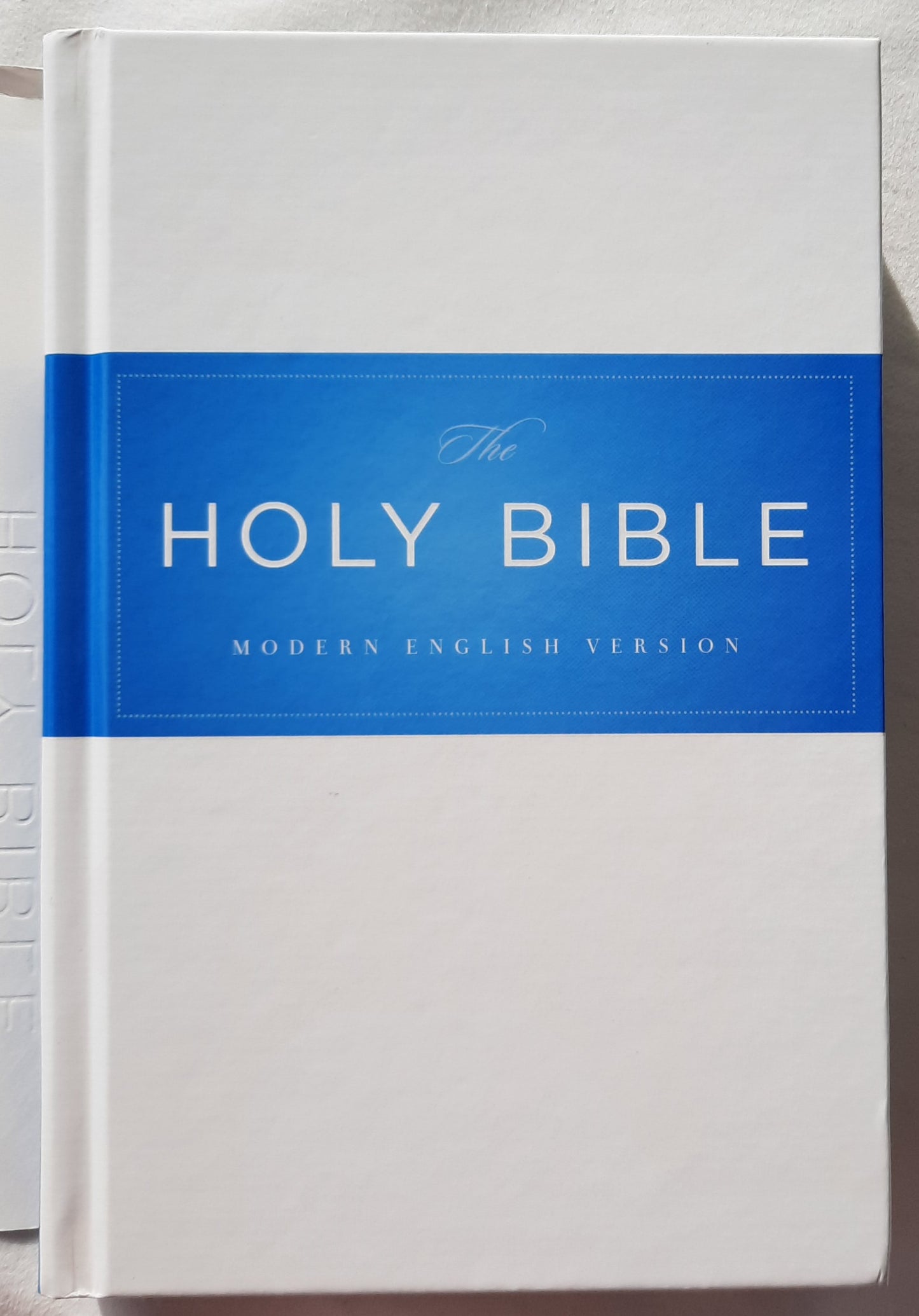 MEV Thinline Reference Bible (New, 2014, HC, 1184 pages, Passio, Red letter)