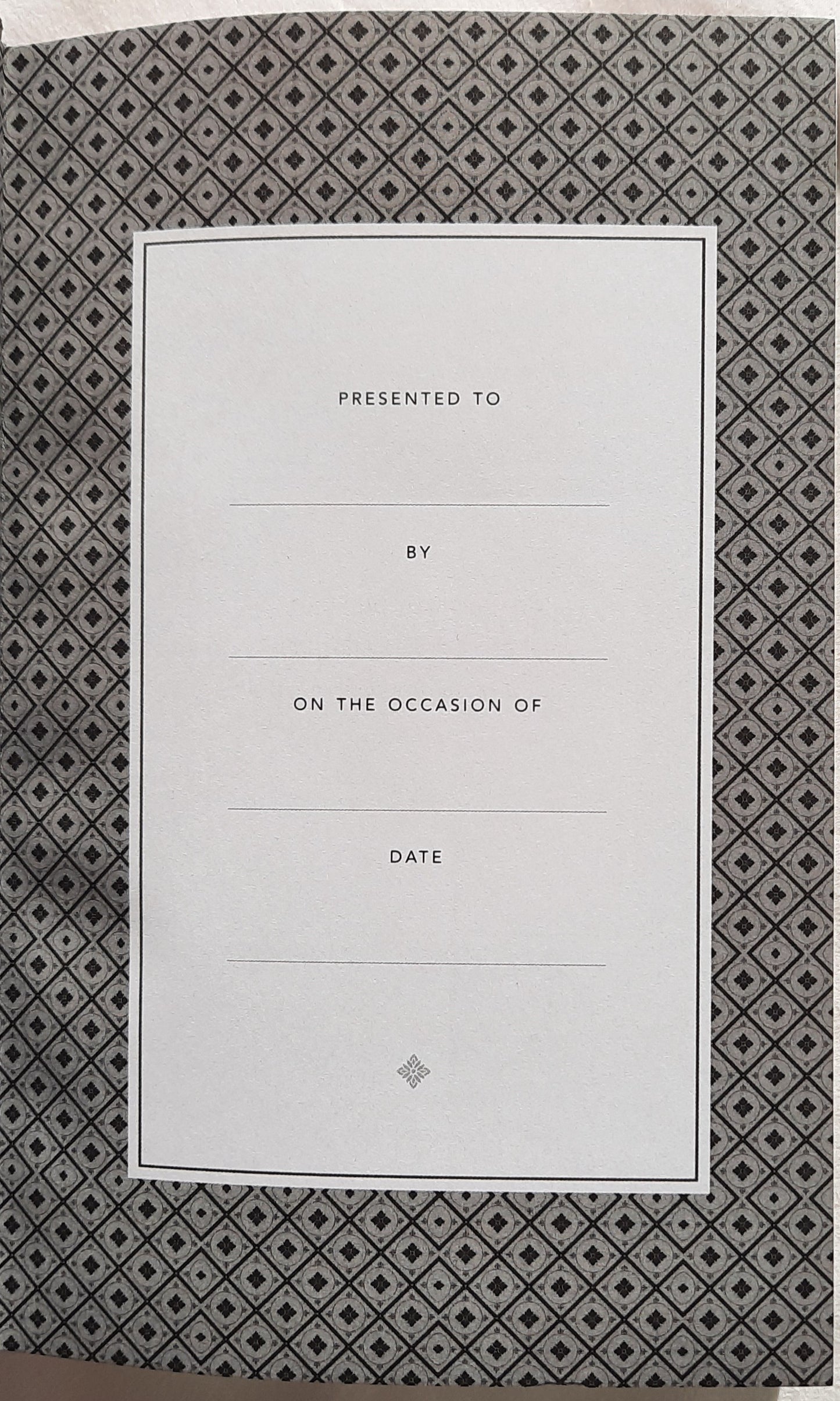 NLT Gift & Award Bible (New, 2015, Black Imitation Leather, 832 pages, Tyndale)