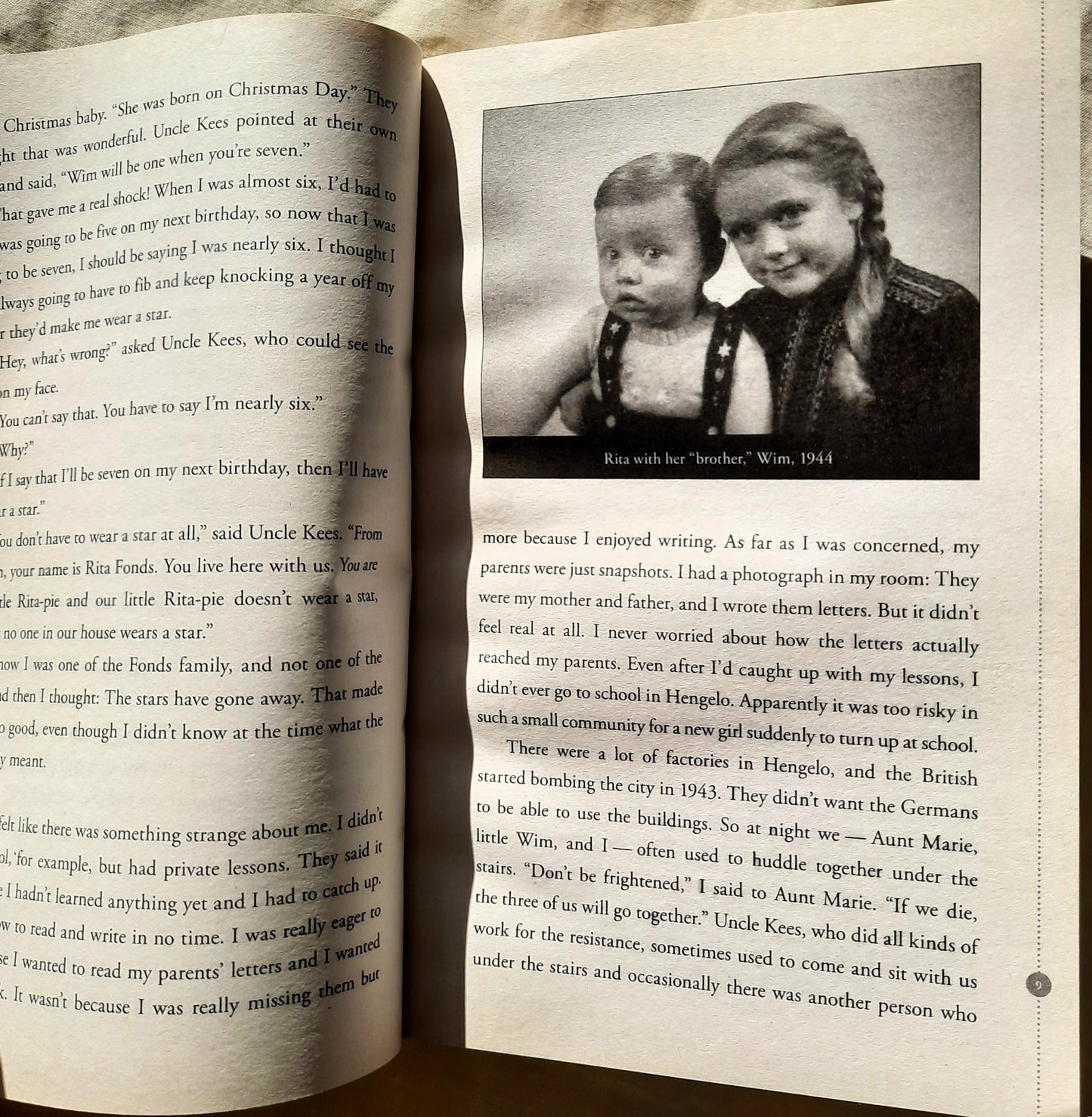 Hidden Like Anne Frank by Marcel Prins; Peter Henk Steenhuis (Very good, 2014, Pbk, 211 pages, Scholastic)