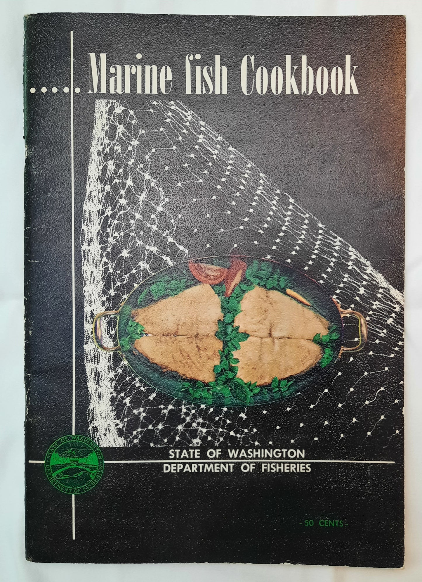 Marine Fish Cookbook by Iola I. Berg (Very good, 1969, Pbk, 40 pages, State of Washington Department of Fisheries)