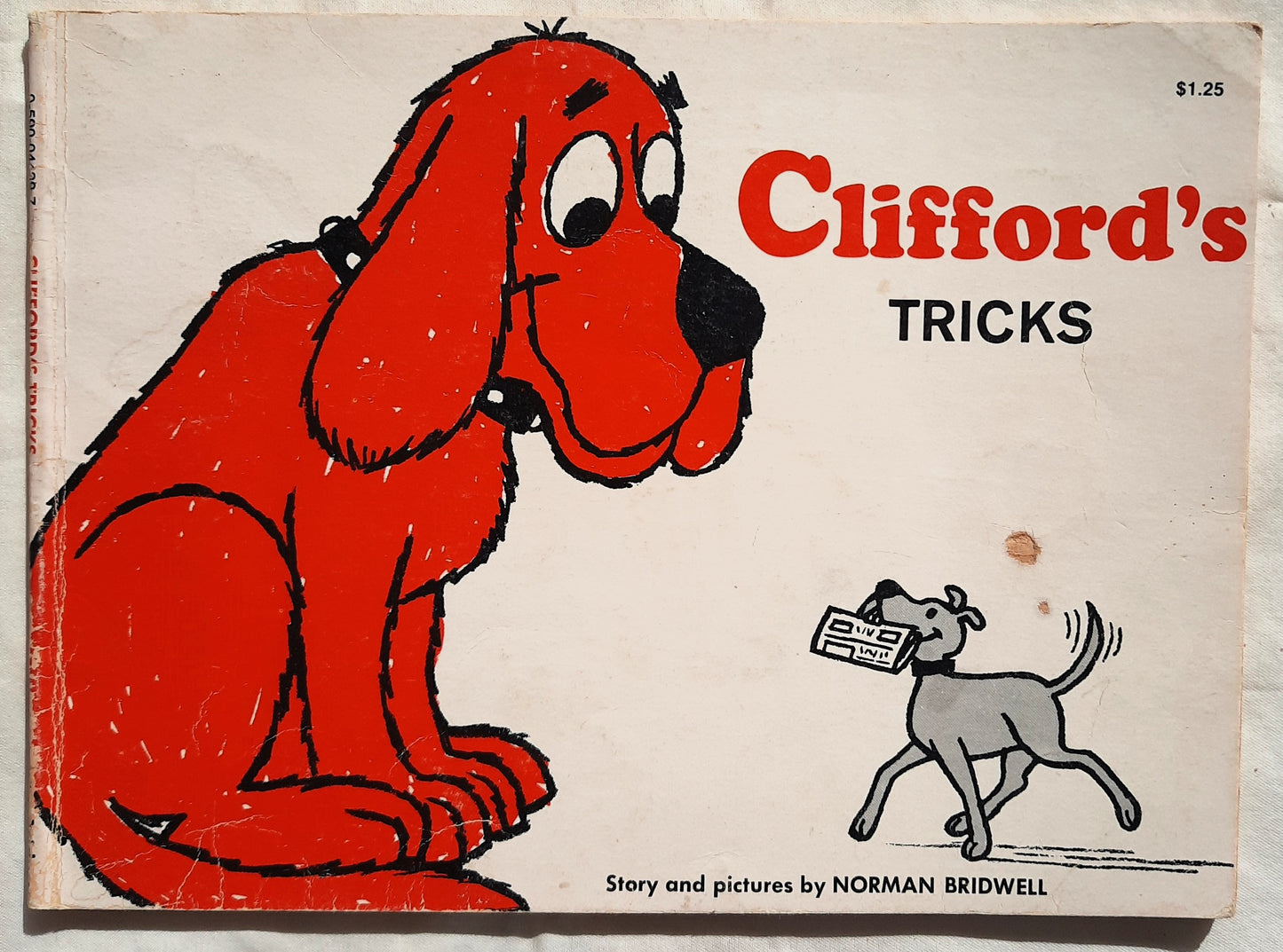 Clifford's Tricks by Norman Bridwell (Good, 1969, Pbk, 48 pages, Scholastic)