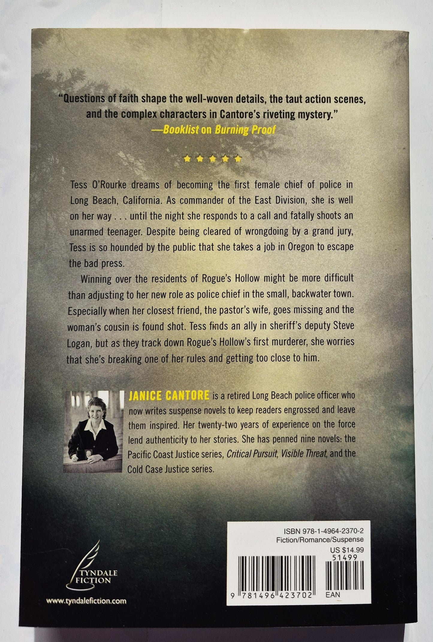 Crisis Shot by Janice Cantore (Line of Duty #1, New, 2017, Pbk, 415 pages, Tyndale Fiction)