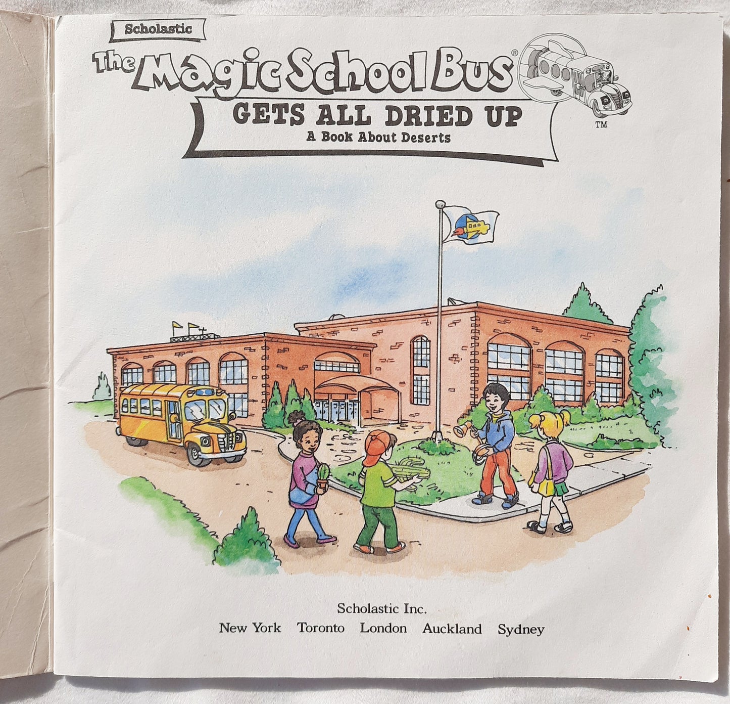 The Magic School Bus Gets All Dried Up by Joanna Cole (Acceptable, 1996, Pbk, 32 pages, Scholastic)