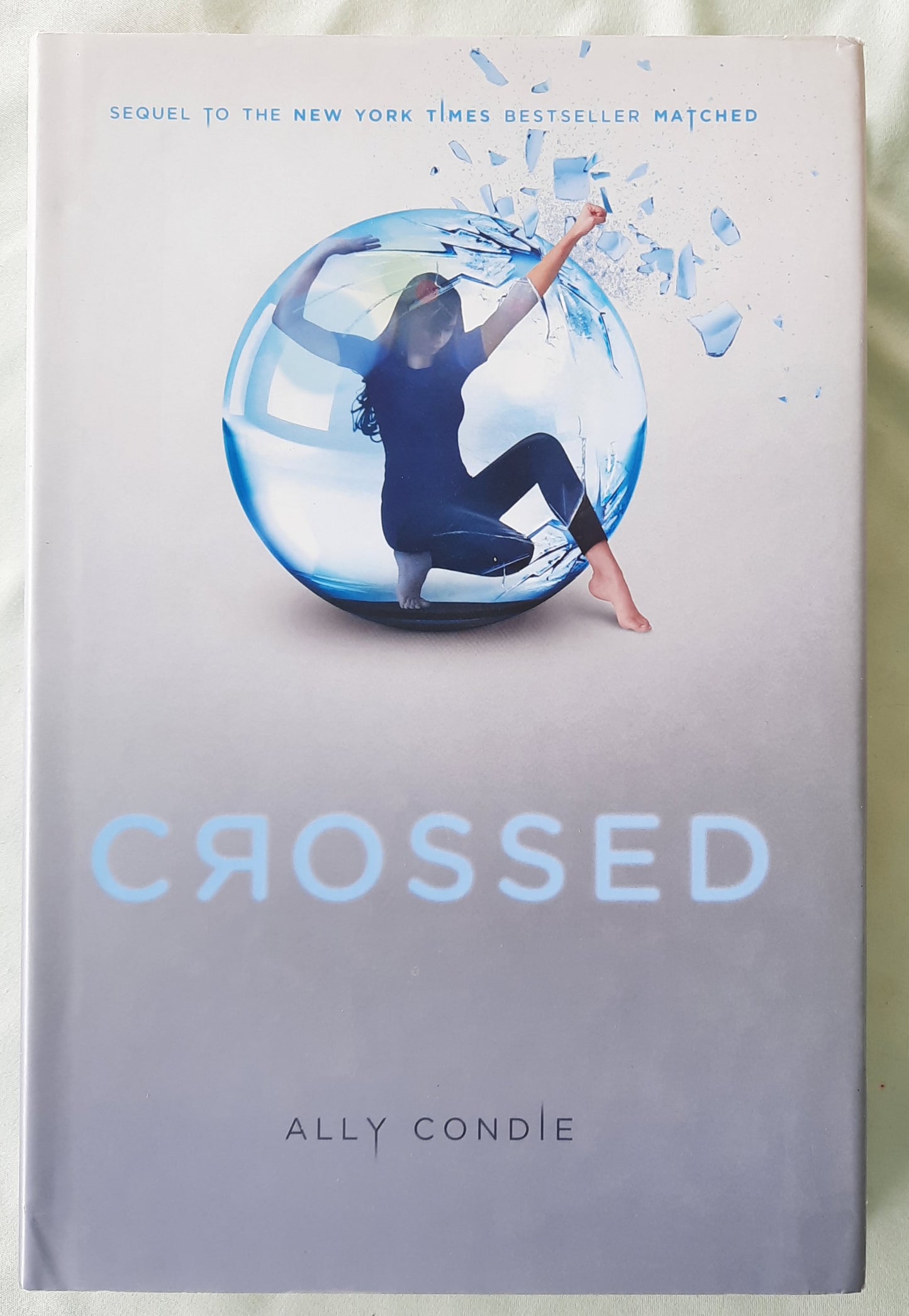 Crossed by Ally Condie (Matched #2, Very good, 2011, HC, 367 pages, Dutton Books)