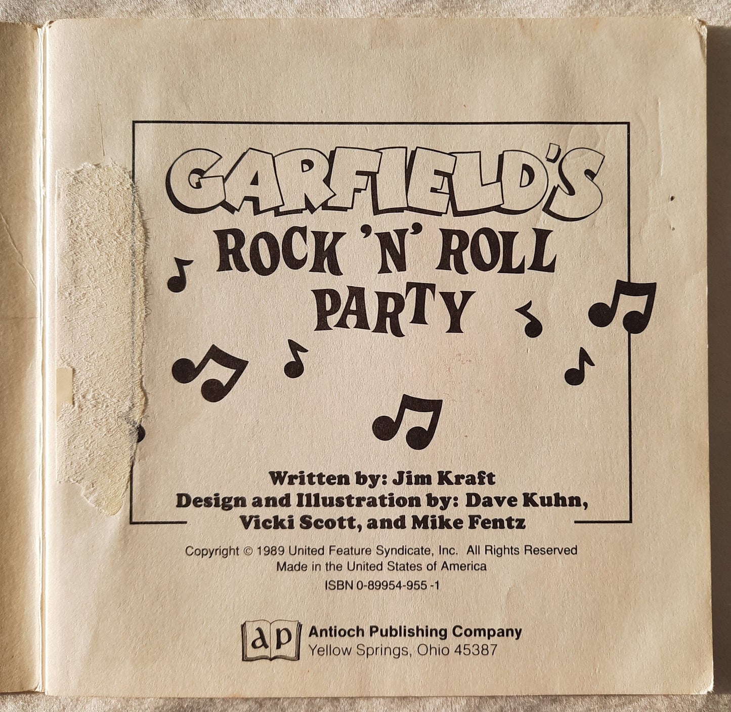 Garfield' Rock 'n' Roll Party by Jim Kraft; Jim Davis (Very Good, 1989, Pbk, 24 pages, Antioch Publishing Co)