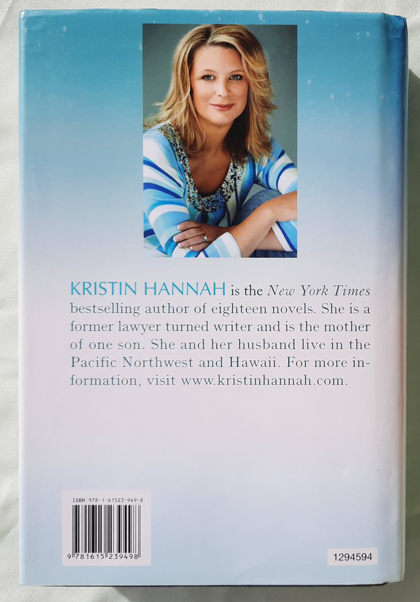 Winter Garden by Kristin Hannah (LARGE Print, Very good, 2010, HC, 696 pages, St. Martin's Press)