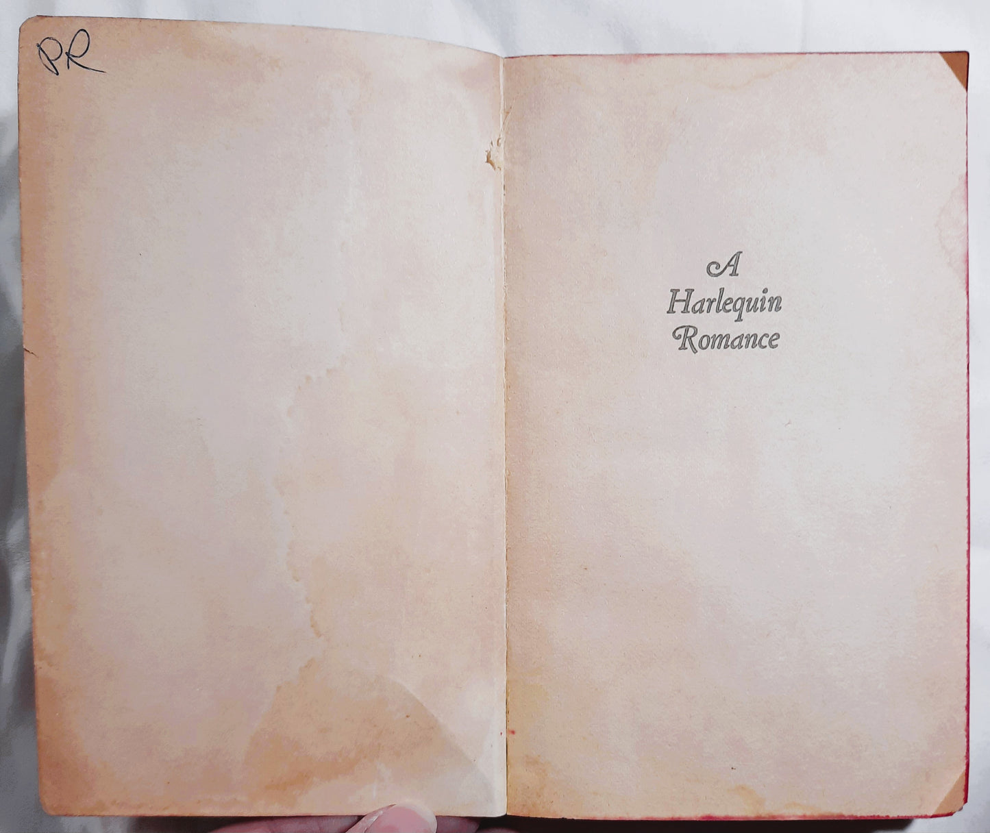 My Heart Has Wings by Elizabeth Hoy (Good, 1971, Pbk, 189 pages, Harlequin Romance)