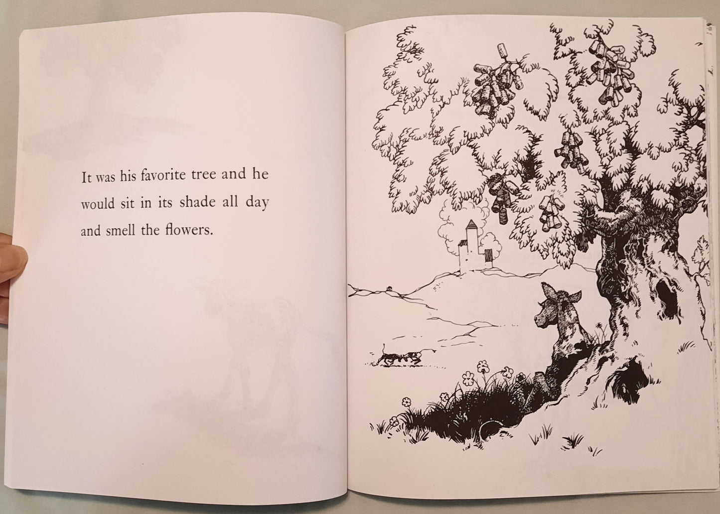 The Story of Ferdinand by Munro Leaf; Robert Lawson (Very good, 2010, 64 pages, Scholastic)
