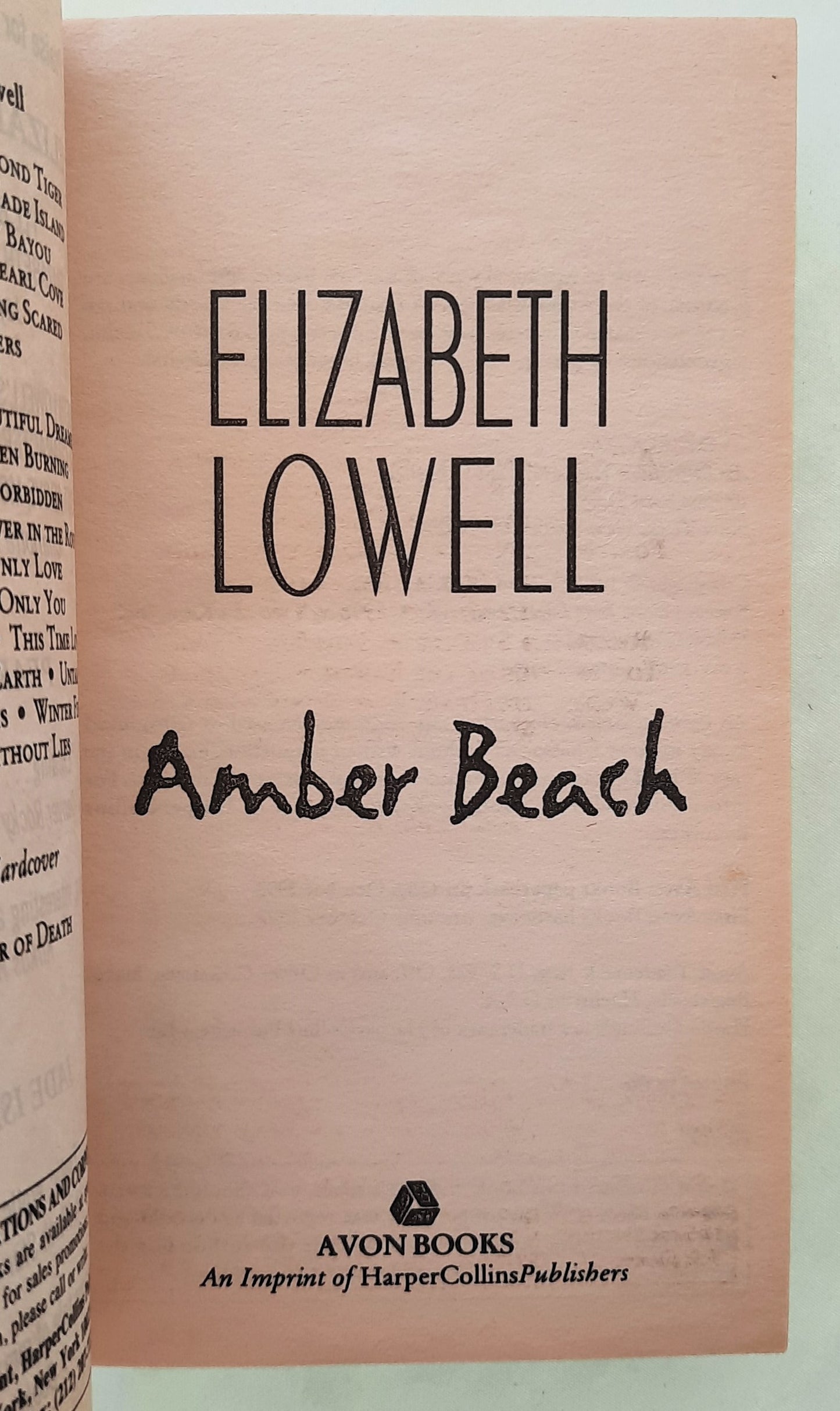 Amber Beach by Elizabeth Lowell (The Donovans #1, Very good, 1998, Pbk, 373 pages, Avon Books)