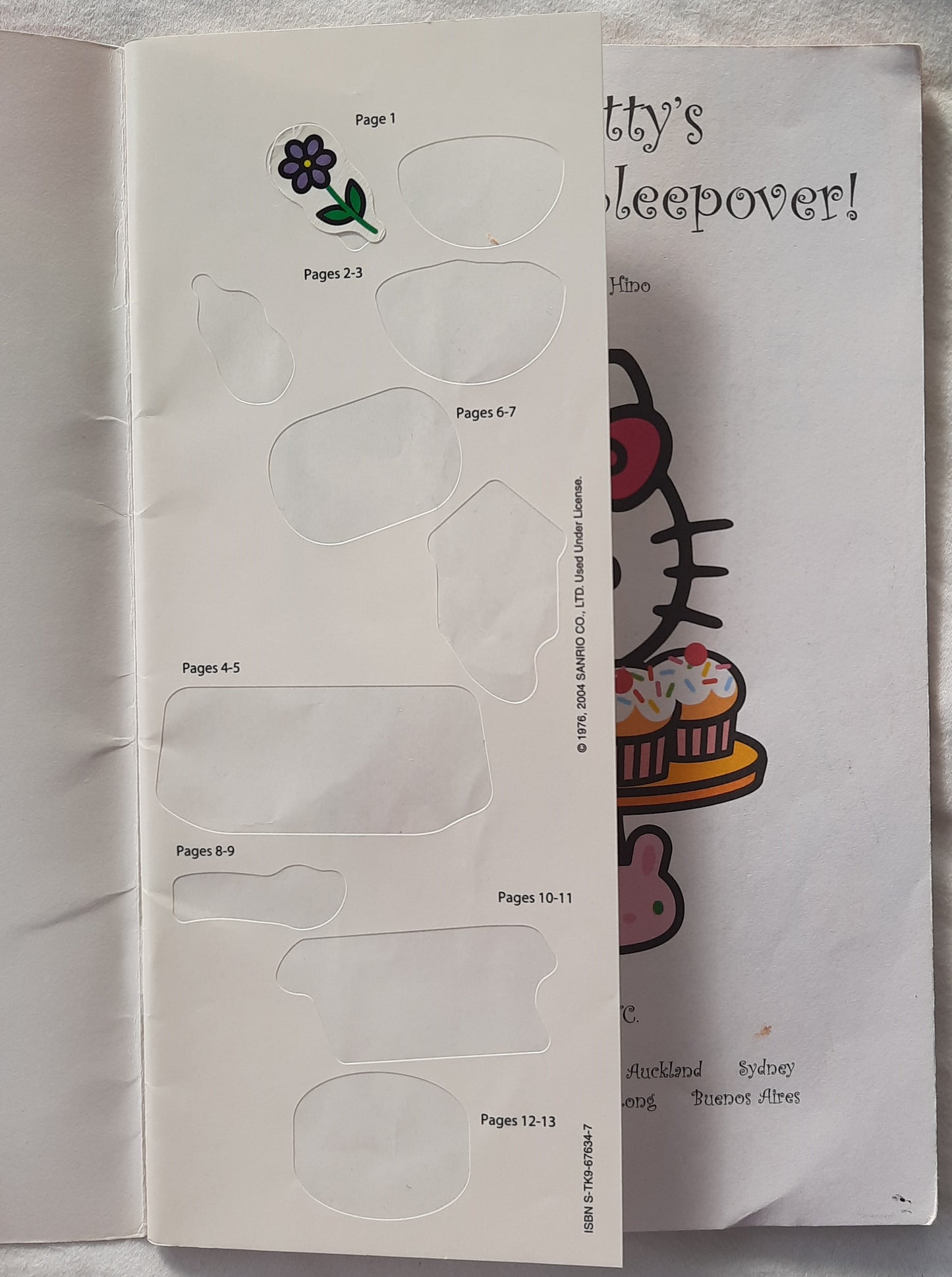 Hello Kitty's Superterrific Sleepover! by Mark McVeigh (Good, 2004, Pbk, 32 pages, Scholastic)