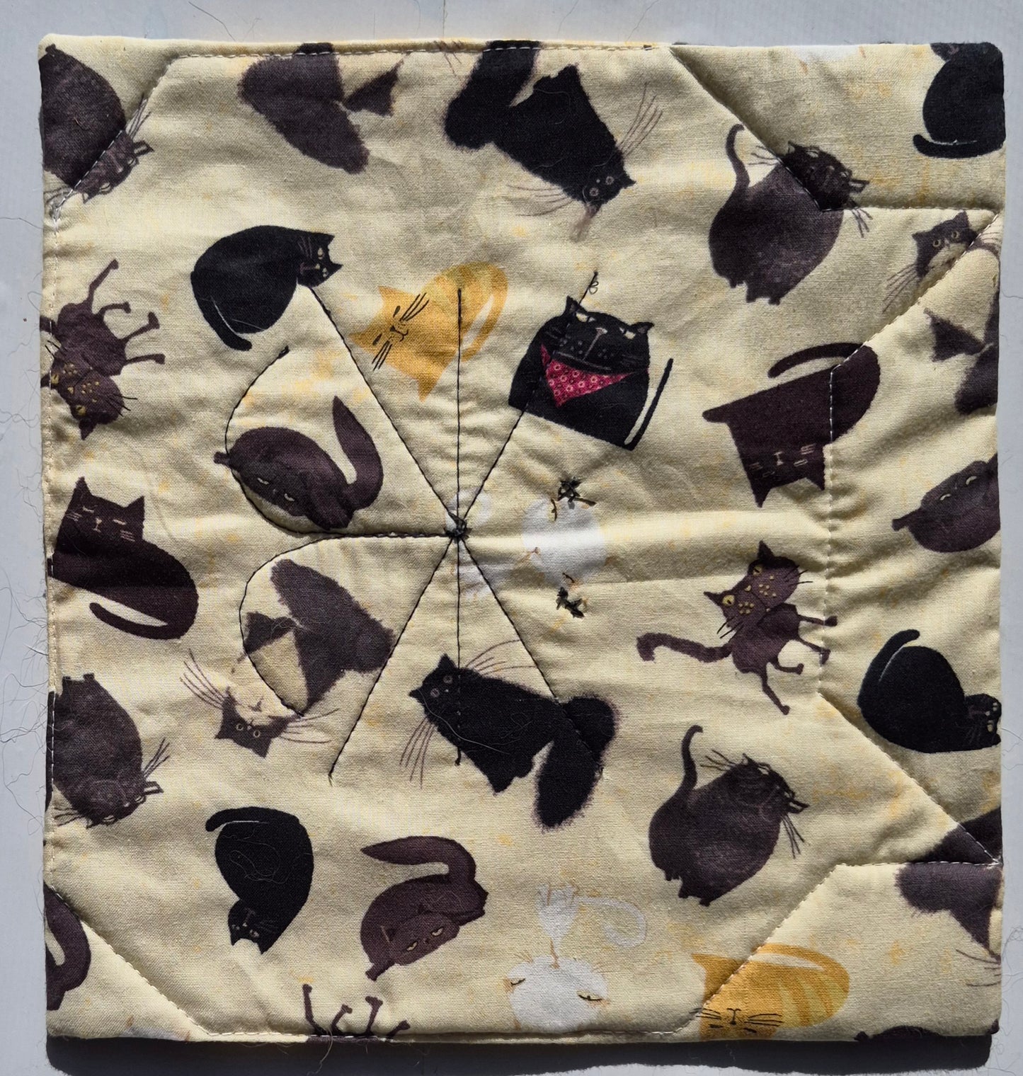 Potholder Handcrafted Cat Design (New, Fabric, 8.75 in. x 8.5 in.)