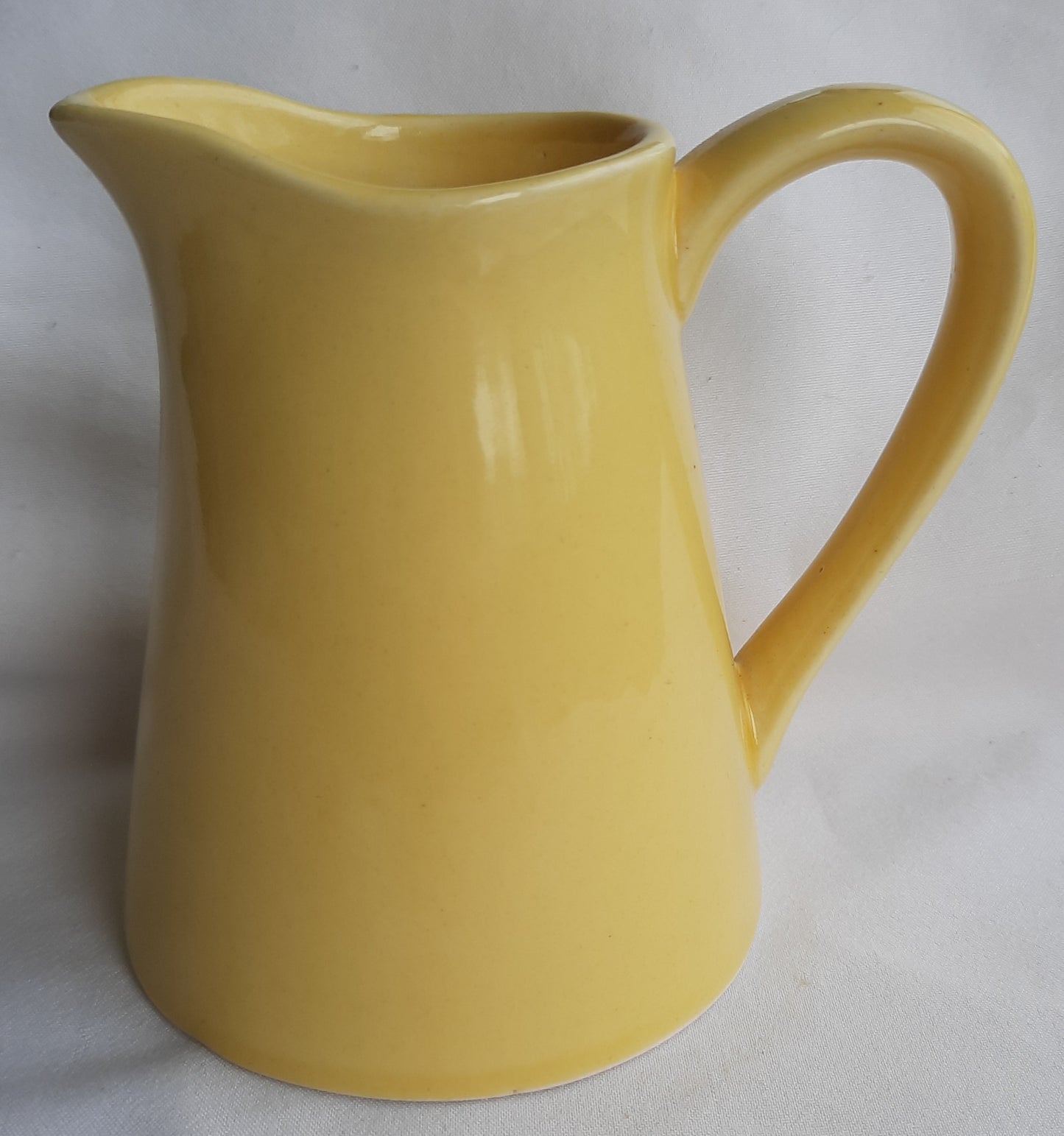Coffee or Tea Creamer by USA Pottery (Yellow Mid-century modern, very good condition)