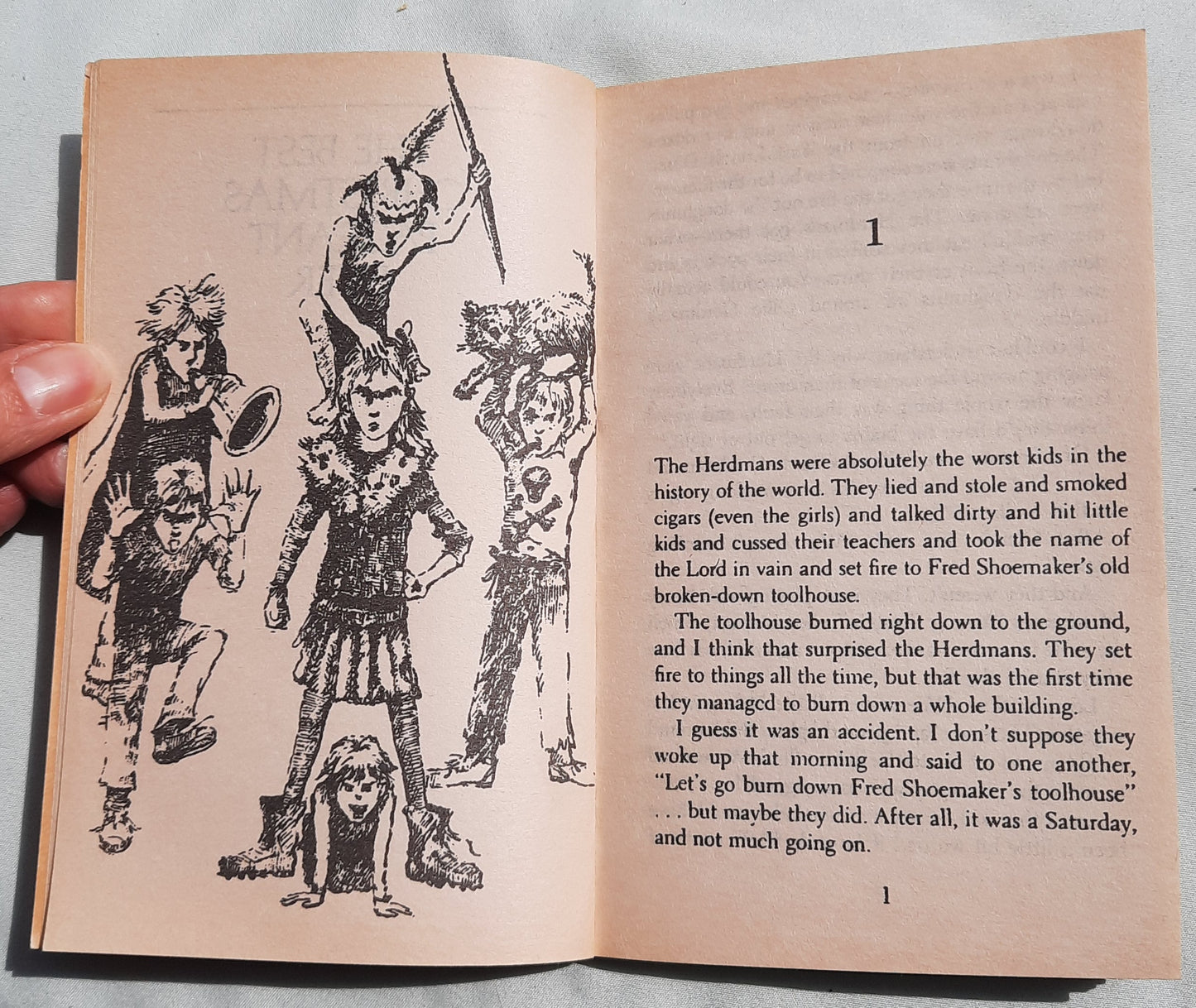 The Best Christmas Pageant Ever by Barbara Robinson (Very good, 1972, Pbk, 81 pages, Scholastic)