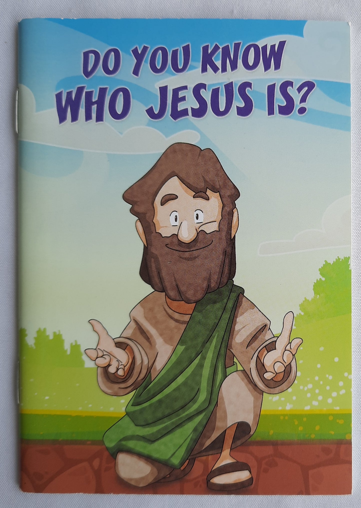 Do You Know Who Jesus Is? by Suzie Sallee; Masaru Horie (New, 2015, Pbk, 40 pages, Lutheran Hour Ministries)