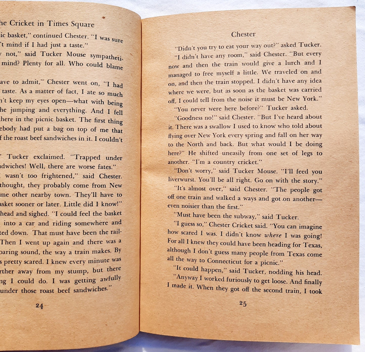 The Cricket in Times Square by George Selden (Good, 1970, Pbk, 160 pages, Yearling Book)