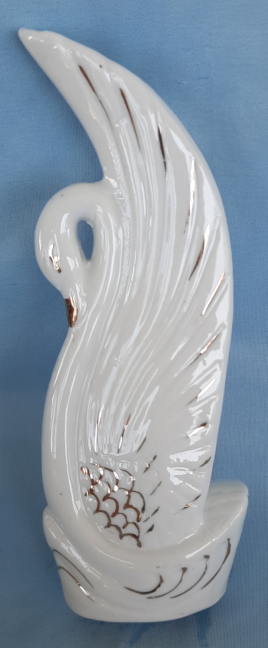 Vintage Porcelain Swan Bud Vase with Gold trim Made in China 6" - VERY GOOD Condition