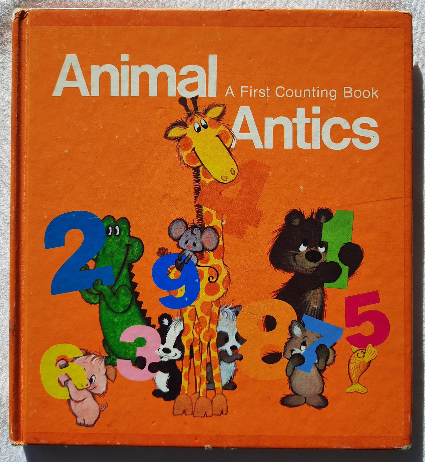 Animal Antics: A First Counting Book by Dean Walley; Anne Wood (Good, 1977, Board Book, 12 pages, Hallmark)