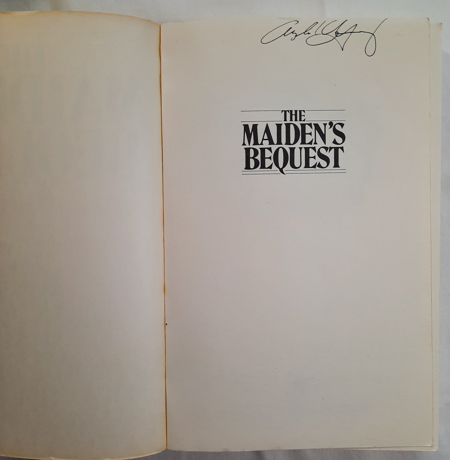 The Maiden's Bequest by George MacDonald; Michael Phillips (Very good, 1985, Pbk, 288 pgs, Bethany House)