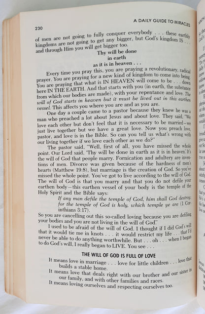 A Daily Guide to Miracles and Successful Living Through Seed-Faith by Oral Roberts (Good, 1975, Pbk, 367 pages, Pinoak Publications)