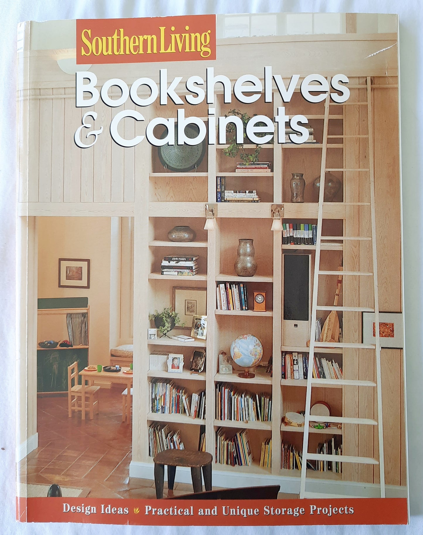 Southern Living Bookshelves & Cabinets edited by Jim McRae; Pierre Home-Douglas (Very good, 1999, Pbk, 112 pages, Oxmoor House)