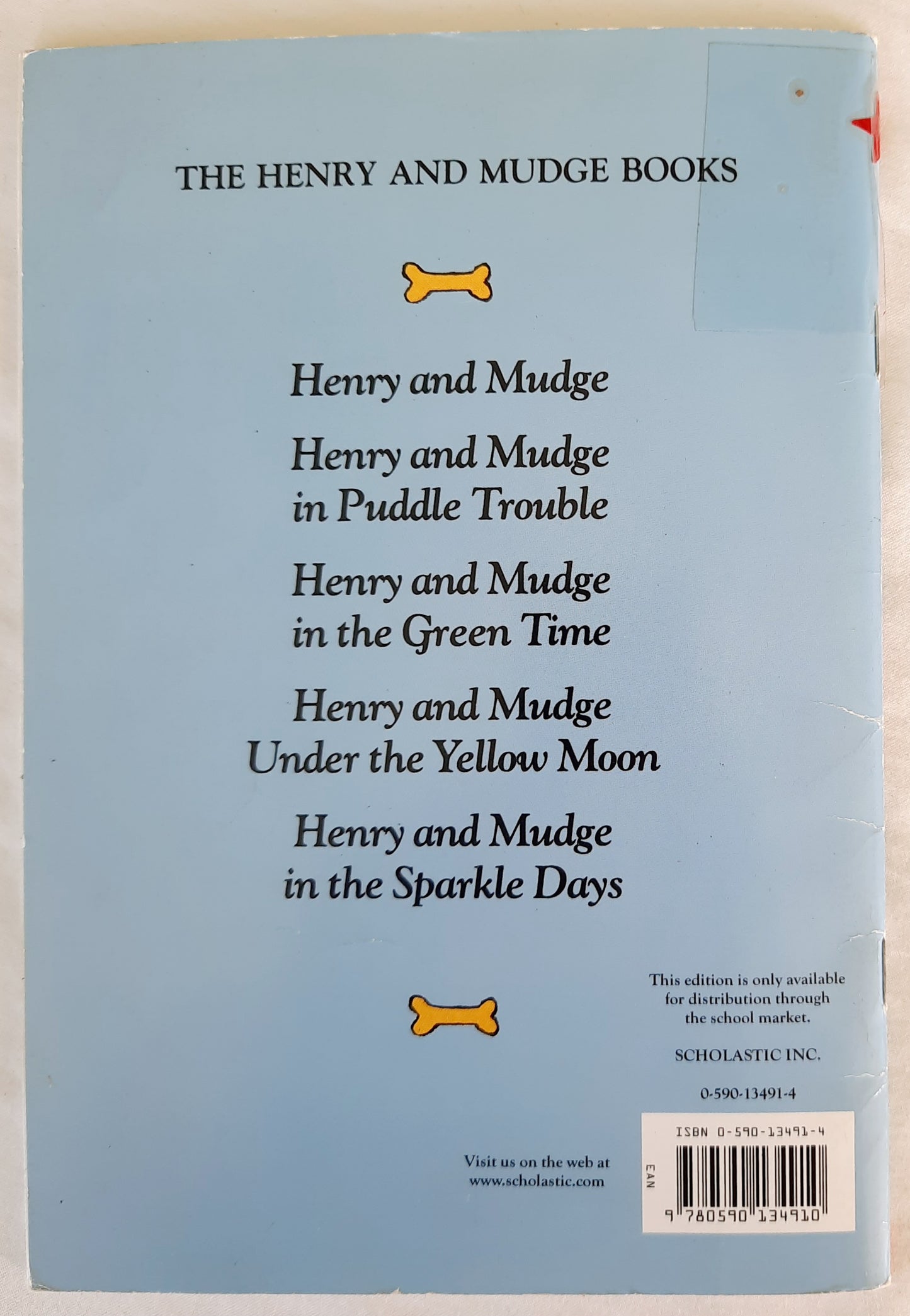 Henry and Mudge Under the Yellow Moon by Cynthia Rylant (Very good, 2003, Pbk, 48 pages, Scholastic)