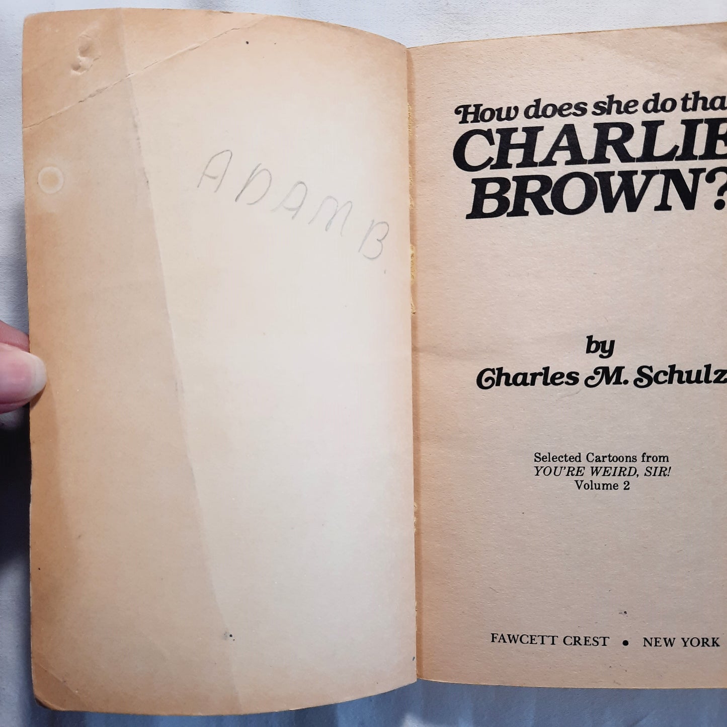 How Does She Do That, Charlie Brown? by Charles M. Schulz (Good, 1984, Pbk, Ballantine Books)