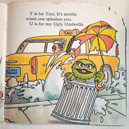 Sesame Street: Oscar-the-Grouch's Alphabet of Trash by Jeffrey Moss (Good, 1978, Pbk, 24 pages, A Golden Shape Book)