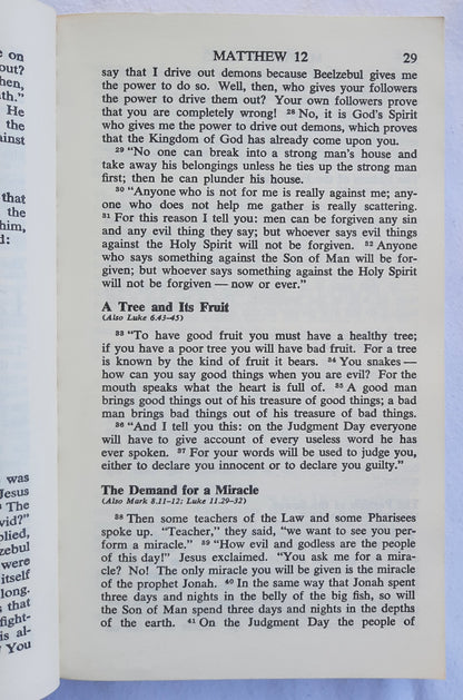 Good News for Modern Man New Testament (Good, 1966, Pbk, 599 pages, American Bible Society)