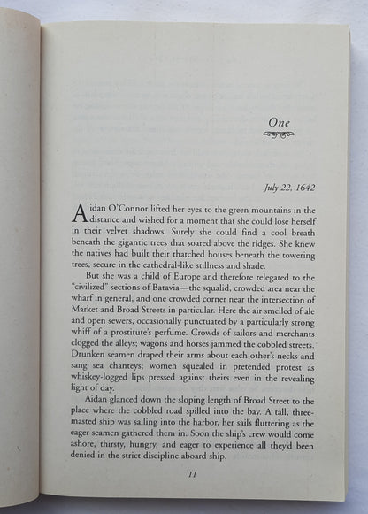 The Golden Cross by Angela Elwell Hunt (Heirs of Cahira O'Connor #2, Very Good, 2010, Pbk, 432 pages, Crown Publishing)