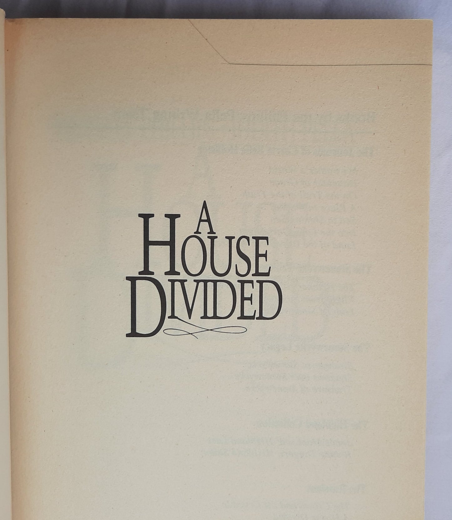 A House Divided by Michael Phillips; Judith Pella (The Russians #2, Very good, 1992, Pbk, 350 pages, Bethany House)