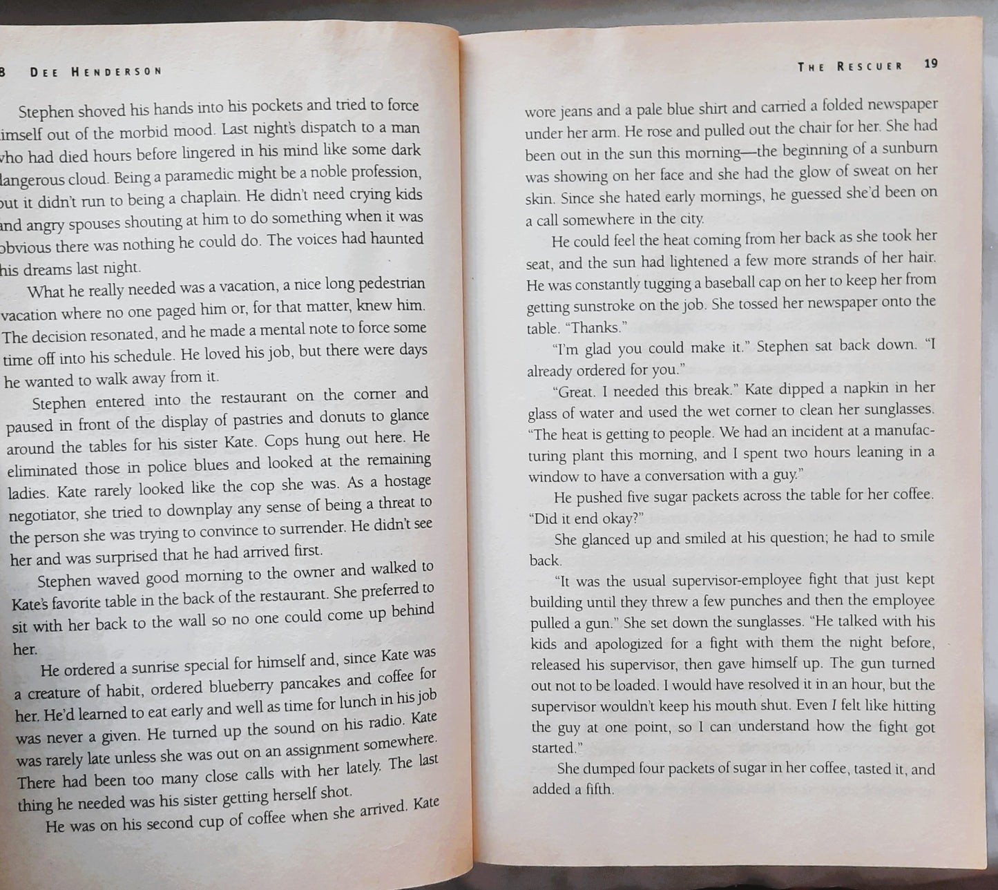 The Rescuer #6 by Dee Henderson (O'Malley series, Acceptable, 2003, Pbk, 344 pages, Multnomah)