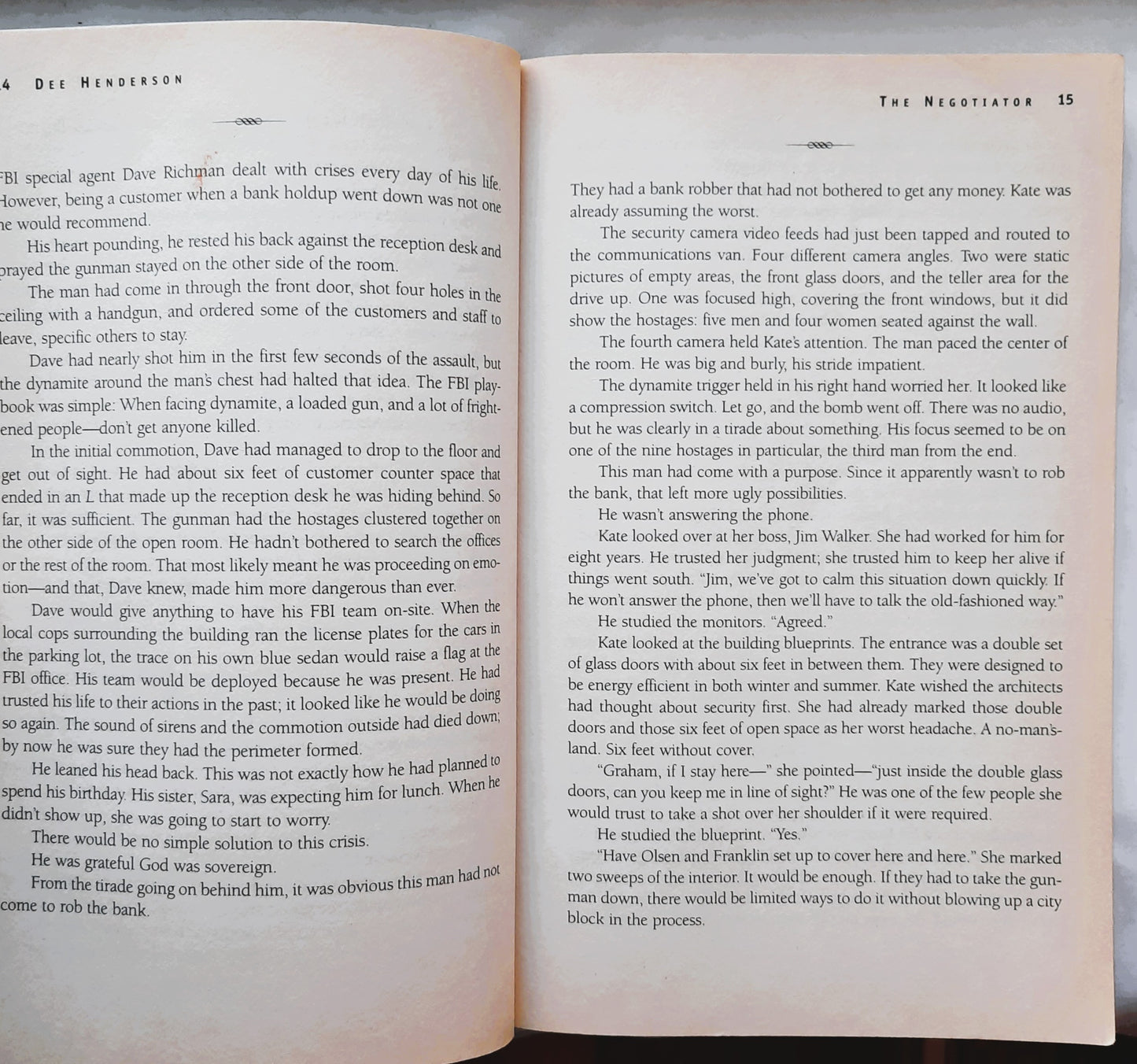 The Negotiator #1 by Dee Henderson (O'Malley series, Good, 2001, Pbk, 319 pages, Multnomah)