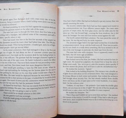 The Negotiator #1 by Dee Henderson (O'Malley series, Good, 2001, Pbk, 319 pages, Multnomah)